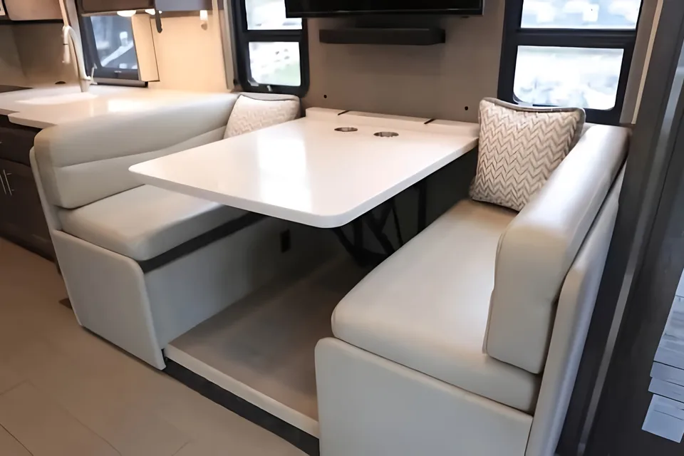 The Palazzo Royale – Luxury Diesel Class A