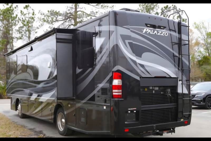 The Palazzo Royale – Luxury Diesel Class A