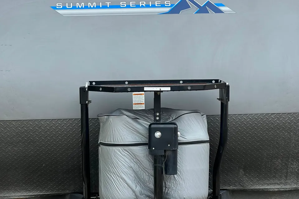 Coachman Catalina Summit series 7 Travel Trailer