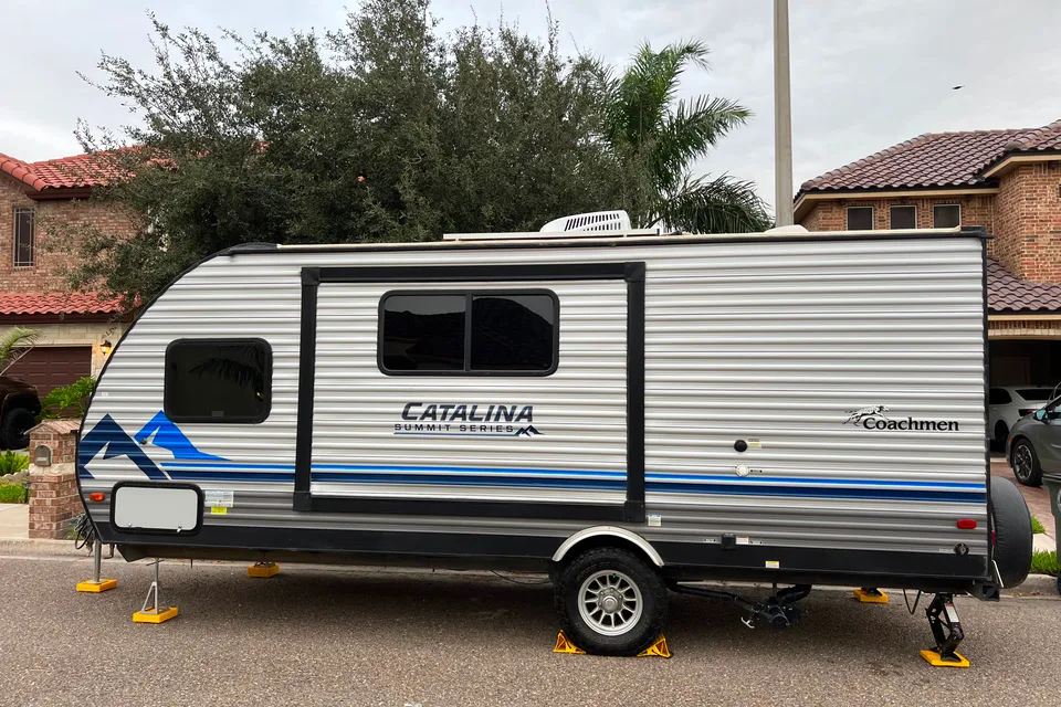 Coachman Catalina Summit series 7 Travel Trailer