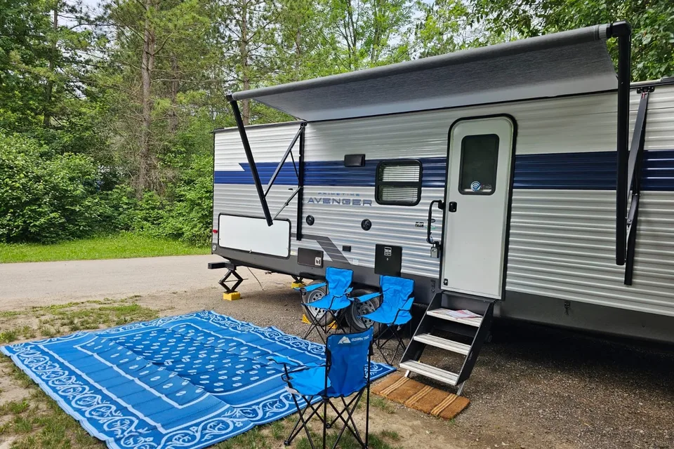 FAZ Forest River Avenger 24 BHS 29 Travel Trailer