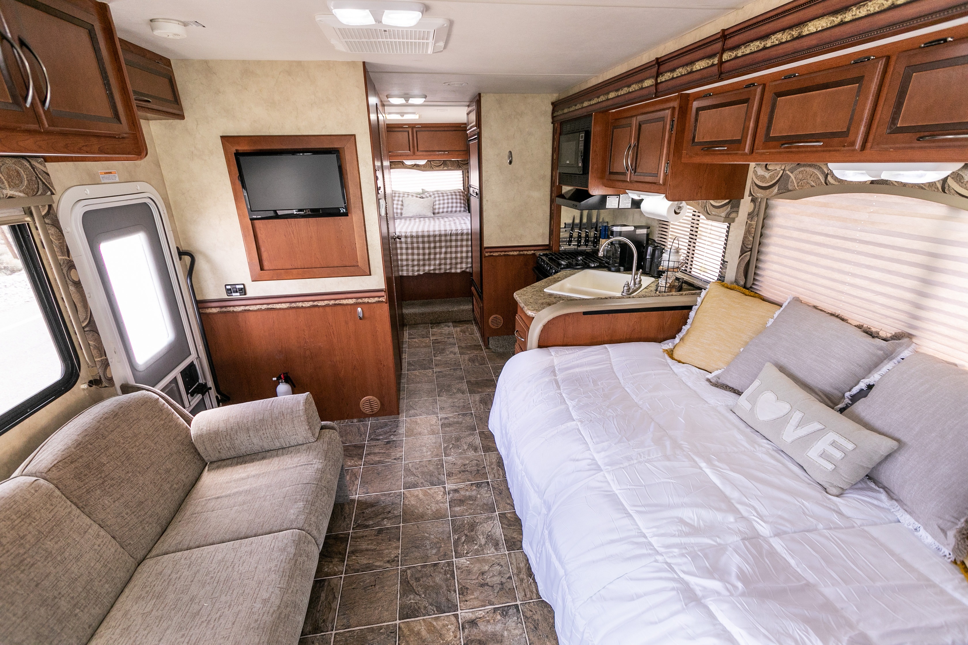 ***Freedom Awaits You*** 2013 Thor Four Winds 28Z