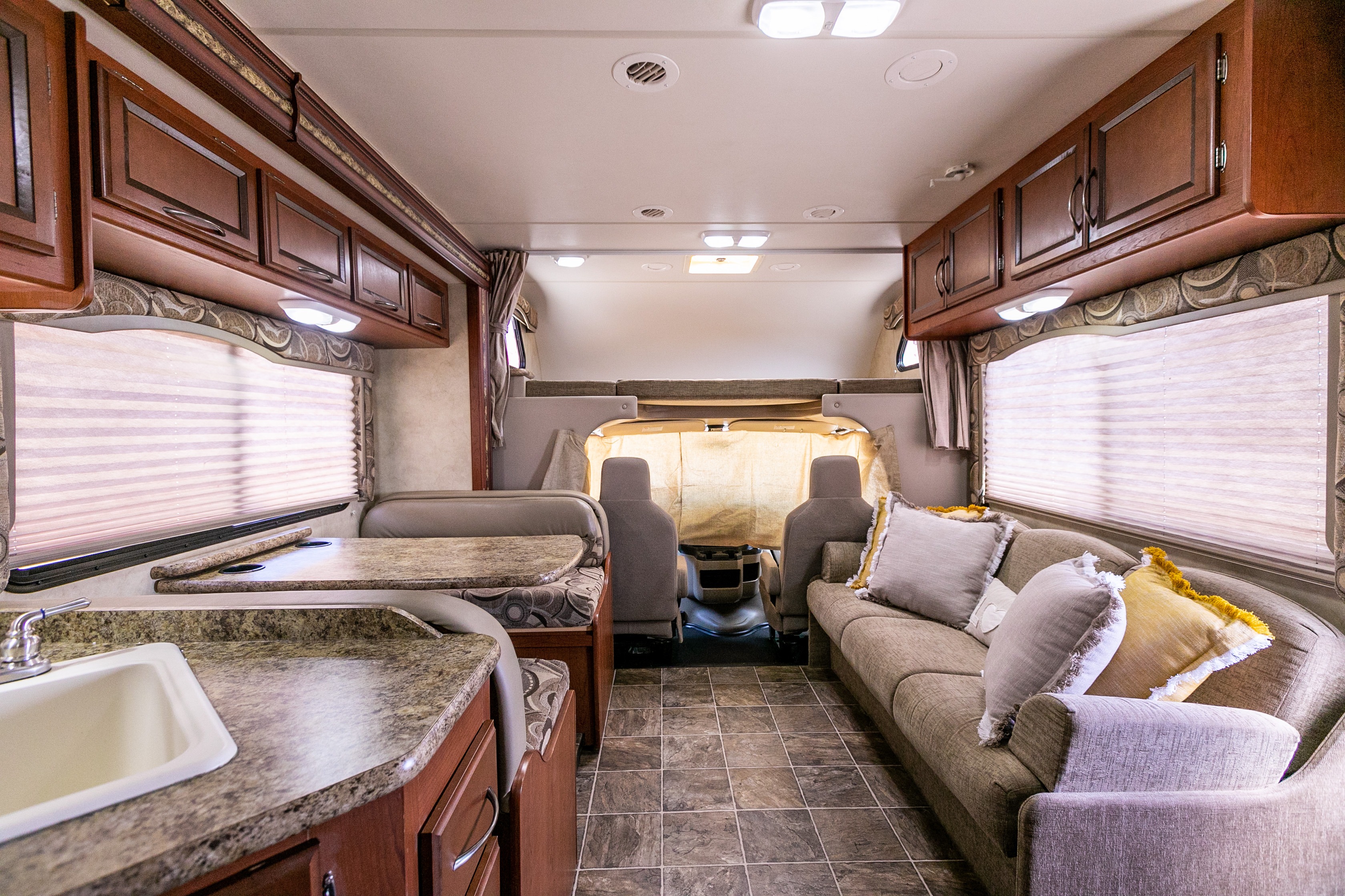 ***Freedom Awaits You*** 2013 Thor Four Winds 28Z