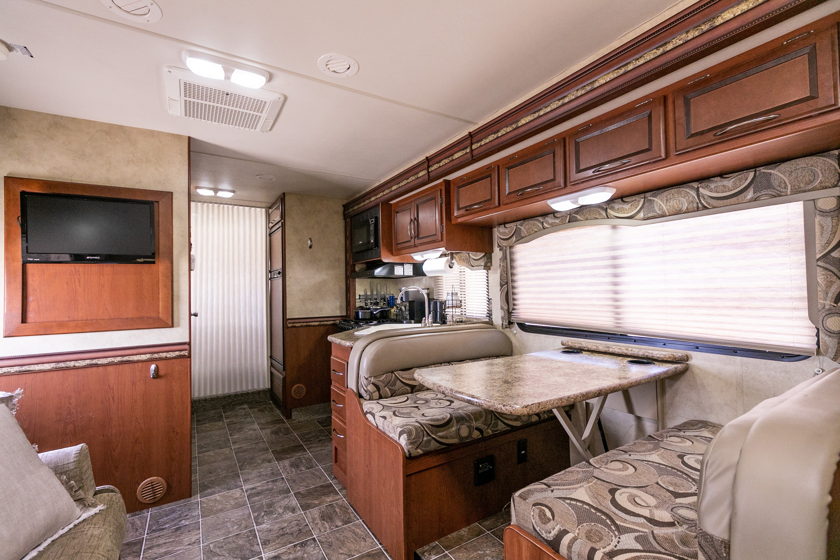 ***Freedom Awaits You*** 2013 Thor Four Winds 28Z