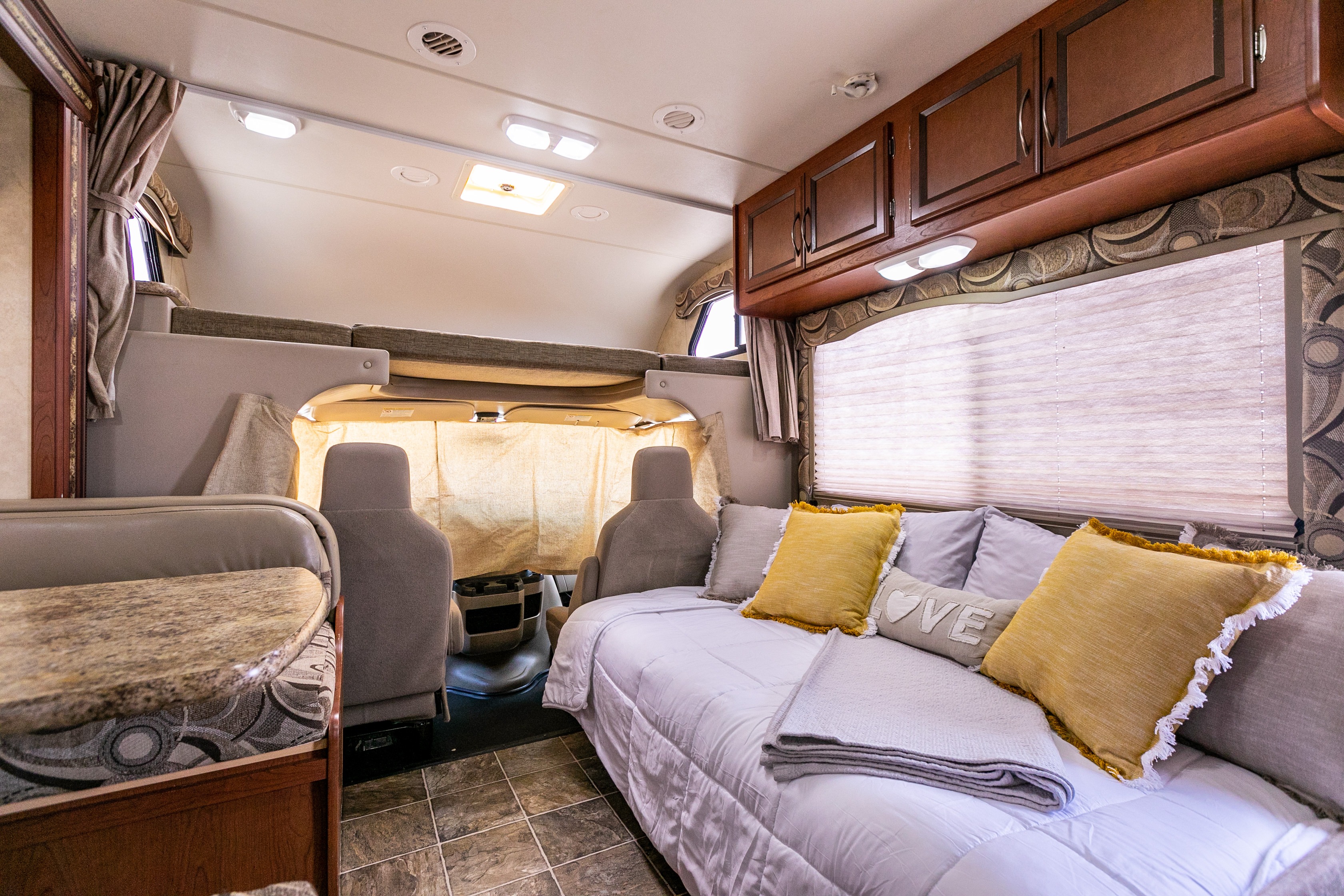 ***Freedom Awaits You*** 2013 Thor Four Winds 28Z