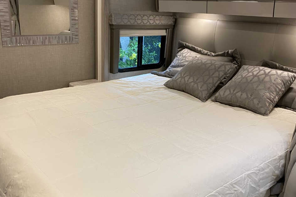 Black Beauty-Our 2021 Thor Delano FB 24 Motor Coach 