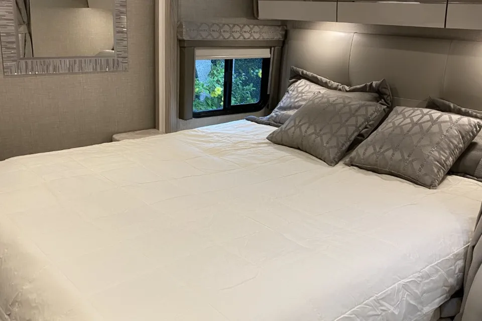 Black Beauty-Our 2021 Thor Delano FB 24 Motor Coach 