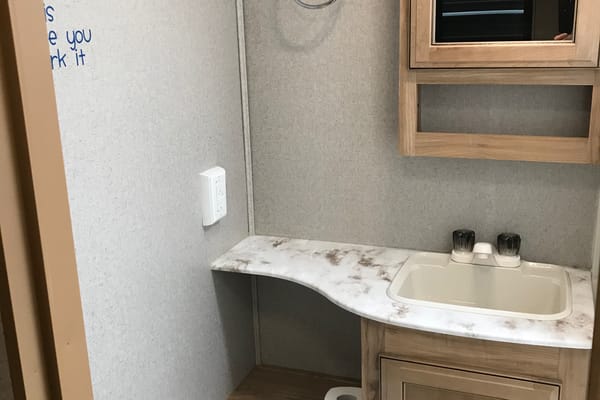 Dallas's Coachmen Freedom Express Select 29se Travel Trailer Wind Creek, Talladega, Auburn, Cheaha