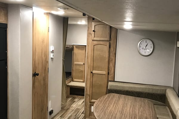 Dallas's Coachmen Freedom Express Select 29se Travel Trailer Wind Creek, Talladega, Auburn, Cheaha