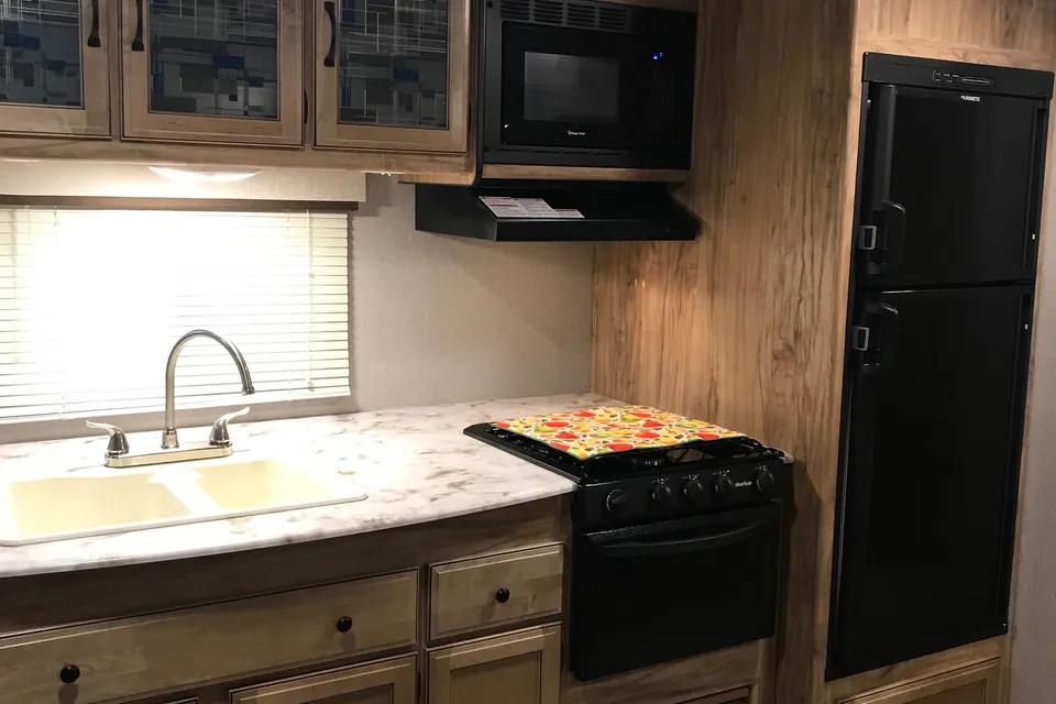 Dallas's Coachmen Freedom Express Select 29se Travel Trailer Wind Creek, Talladega, Auburn, Cheaha