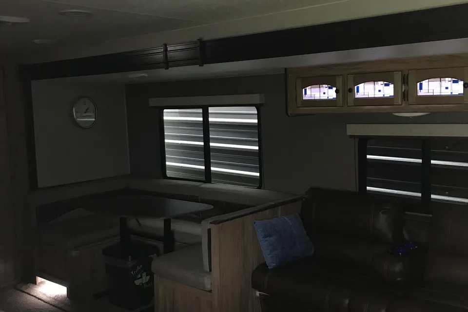 Dallas's Coachmen Freedom Express Select 29se Travel Trailer Wind Creek, Talladega, Auburn, Cheaha
