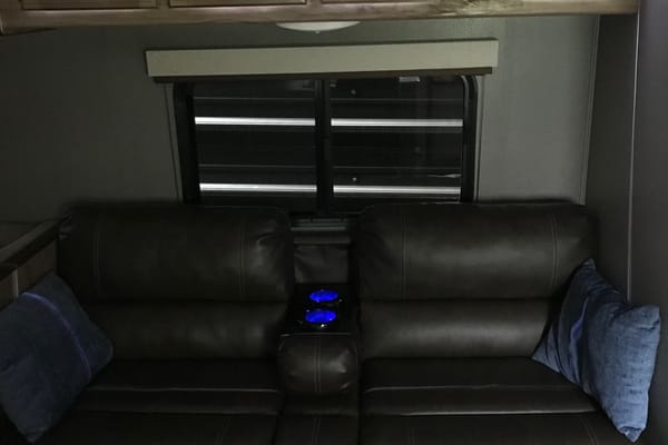 Dallas's Coachmen Freedom Express Select 29se Travel Trailer Wind Creek, Talladega, Auburn, Cheaha