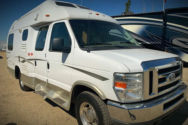 2009 Pleasure Way - 20 ft tiny home on wheel - with solar