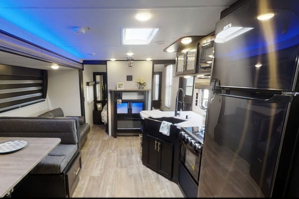 2021 Cherokee Grey Wolf Travel Trailer
