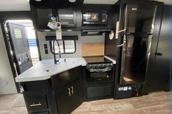 2021 Cherokee Grey Wolf Travel Trailer