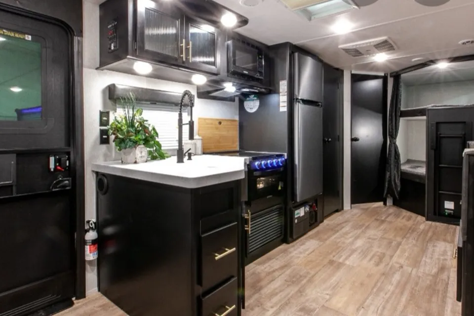 2021 Cherokee Grey Wolf Travel Trailer
