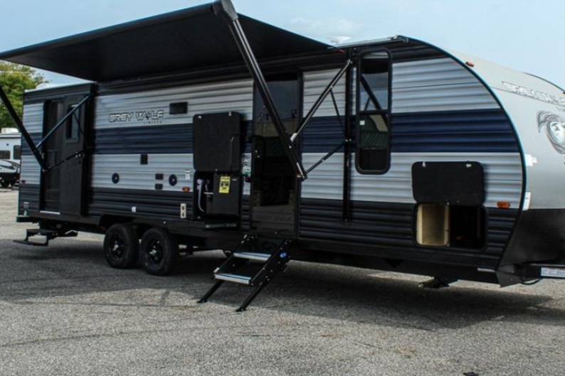 2021 Cherokee Grey Wolf Travel Trailer