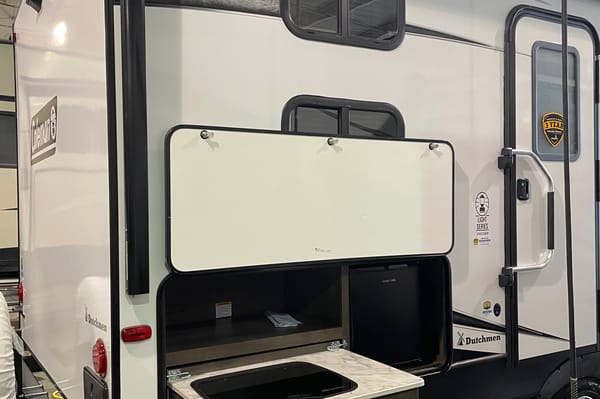 2022 Coleman 25Bhs Travel Trailer