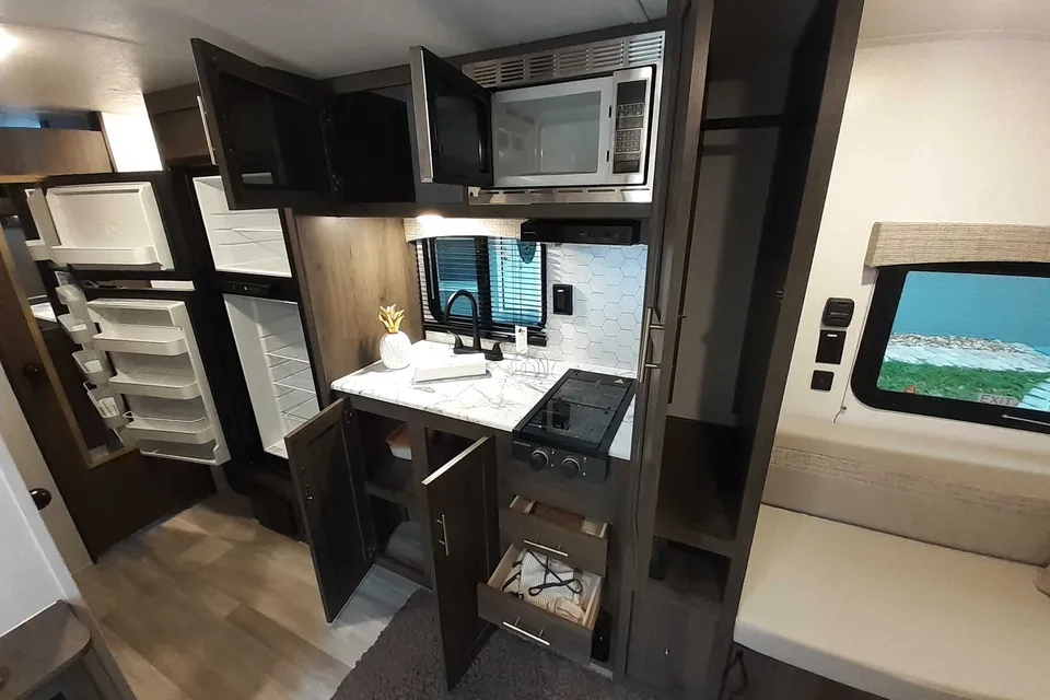 JOSEPH's  2298053726 Coachmen Viking  Travel Trailer