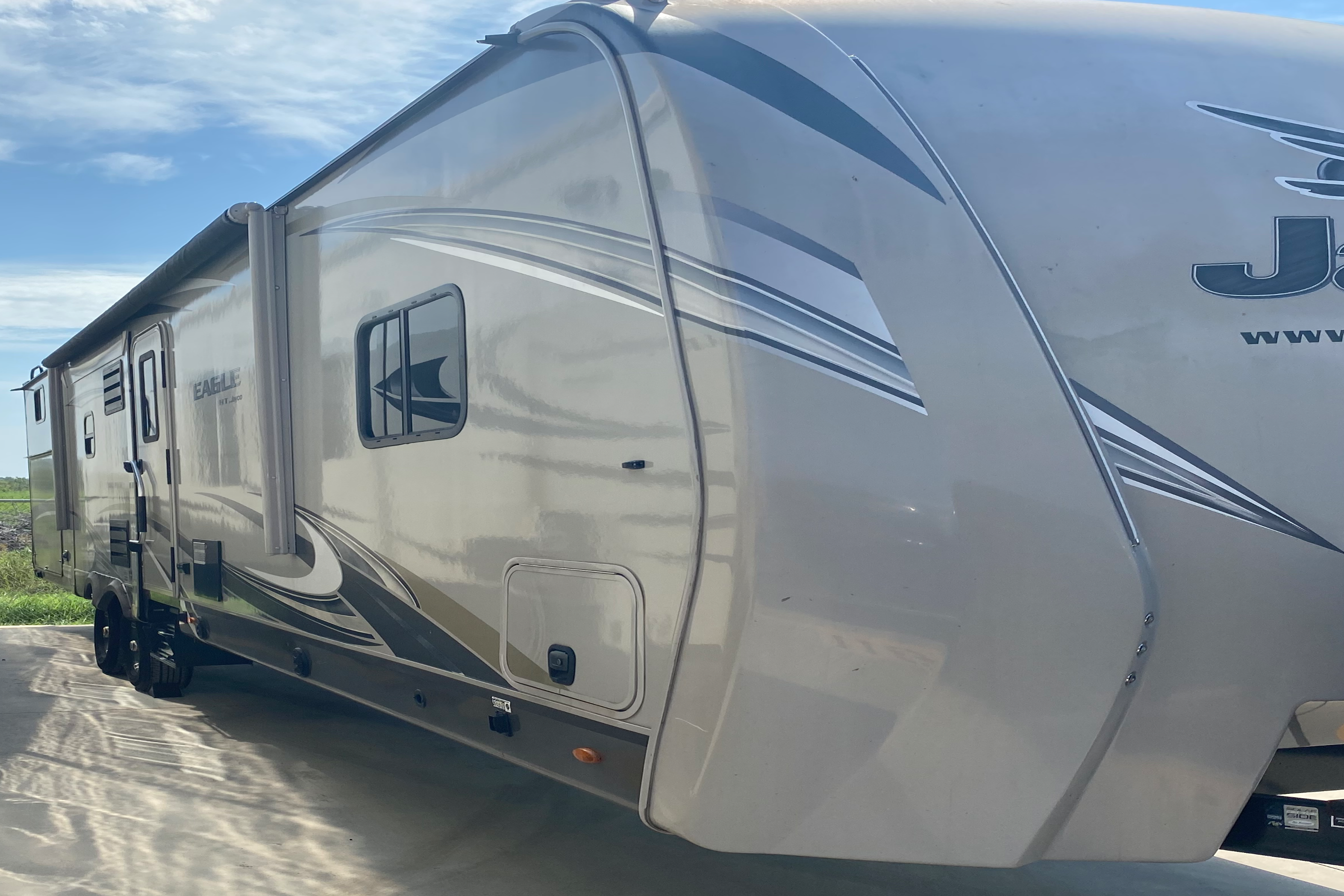 Dale's Jayco 324BHS Travel Trailer