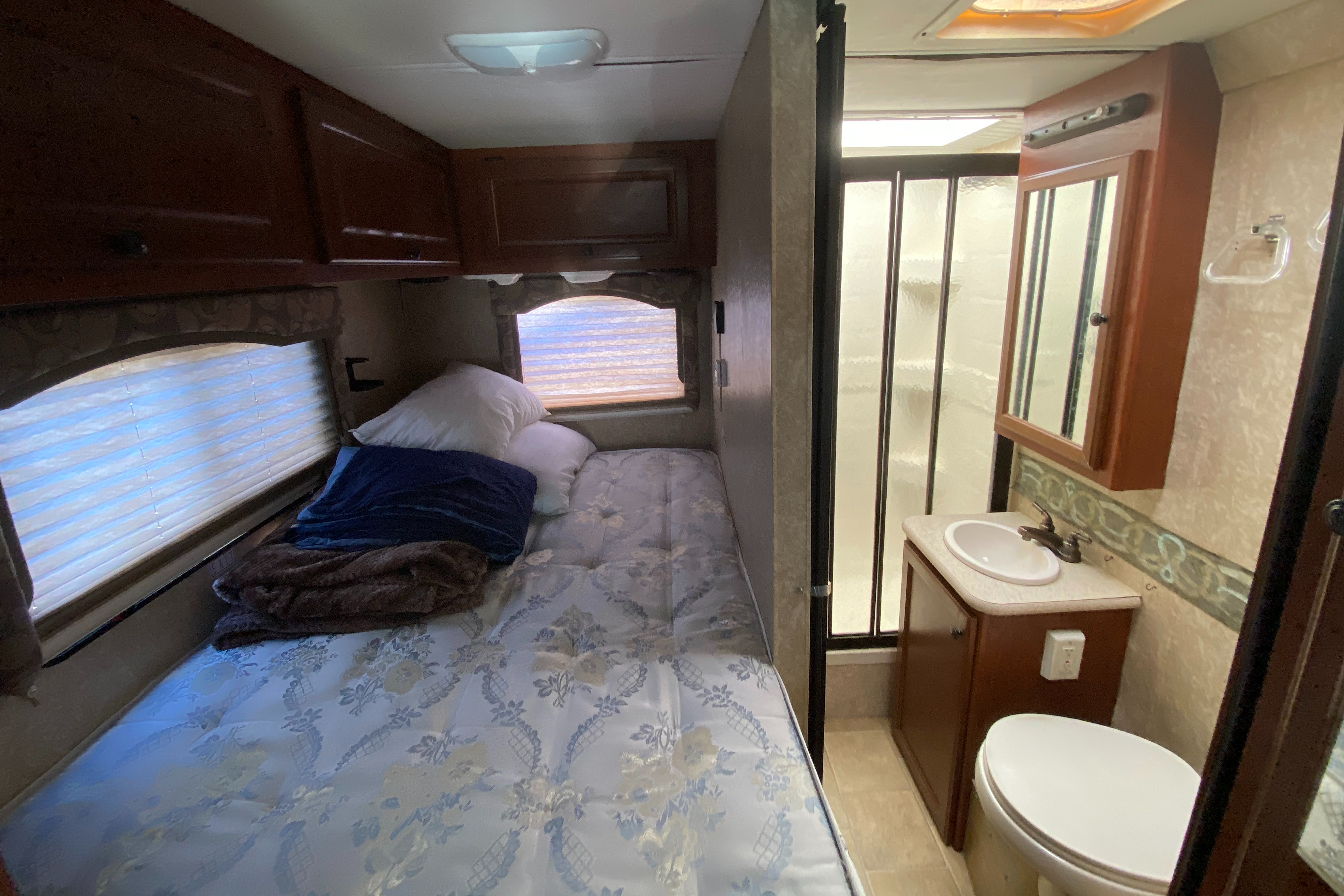 Travis's Thor Freedom Elite Mercedes Sprinter Diesel Class C