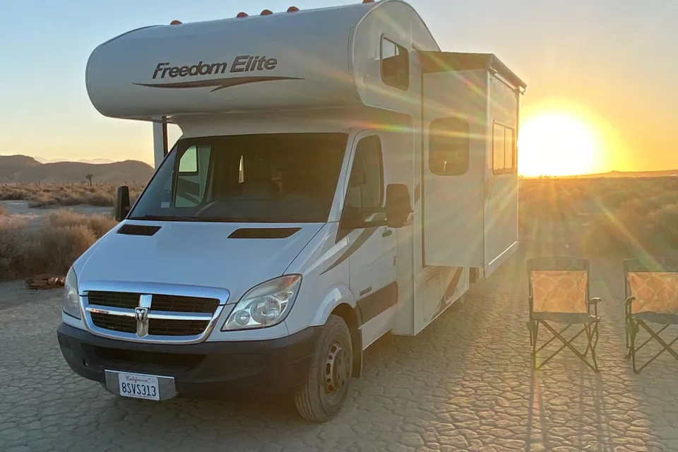 Travis's Thor Freedom Elite Mercedes Sprinter Diesel Class C
