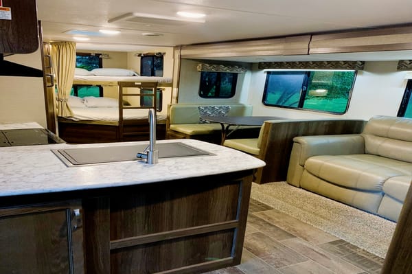 2018 KEYSTONE BULLET ULTRALITE 272BHS