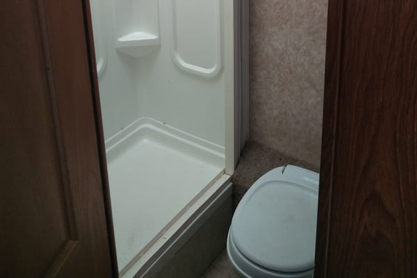 Class C Thor with bike/motorcycle stand 24 feet +option to rent motorcycle -sleeps up to 6