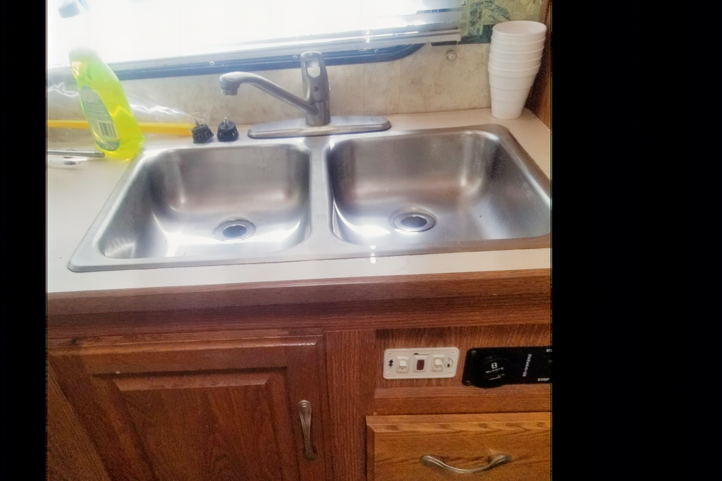 Class C Thor with bike/motorcycle stand  24 feet +option to rent motorcycle -sleeps up to 6