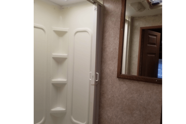 Class C Thor with bike/motorcycle stand 24 feet +option to rent motorcycle -sleeps up to 6