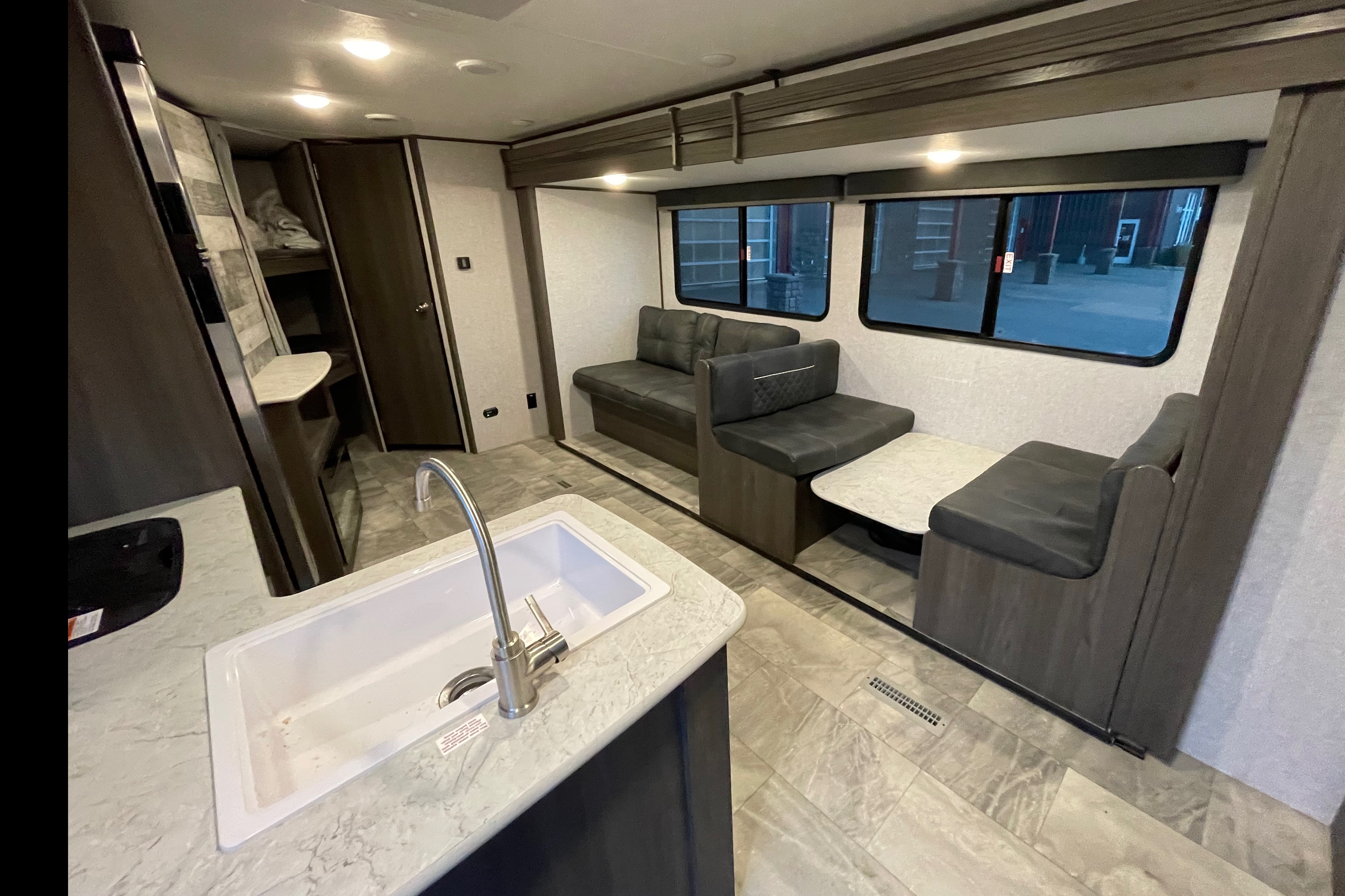 Dutchman Kodiak SE 27’ Bunkhouse Travel Trailer