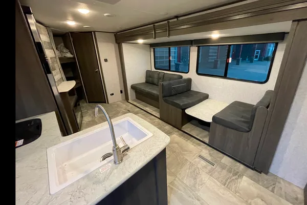 Dutchman Kodiak SE 27’ Bunkhouse Travel Trailer