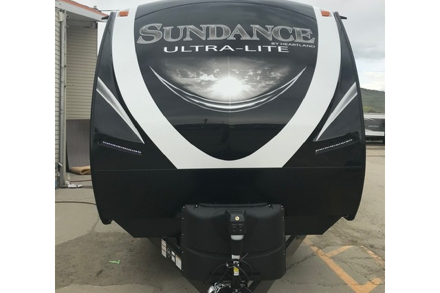 2019 HEARTLAND SUNDANCE XLT WITH TWO SEPARATE BEDROOMS!!