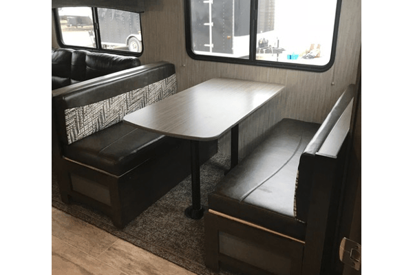 2019 HEARTLAND SUNDANCE XLT WITH TWO SEPARATE BEDROOMS!!
