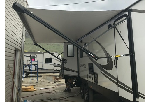 2019 HEARTLAND SUNDANCE XLT WITH TWO SEPARATE BEDROOMS!!