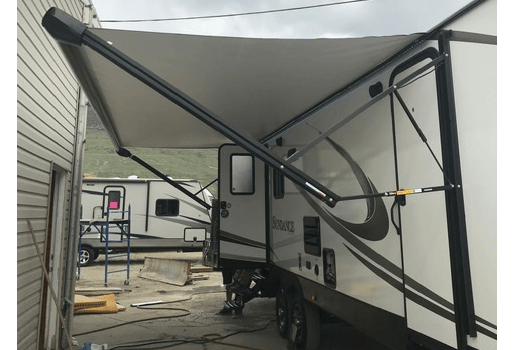 2019 HEARTLAND SUNDANCE XLT WITH TWO SEPARATE BEDROOMS!!