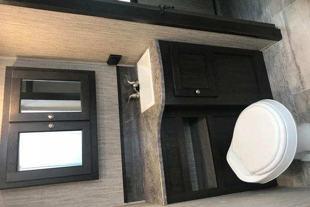 2019 HEARTLAND SUNDANCE XLT WITH TWO SEPARATE BEDROOMS!!