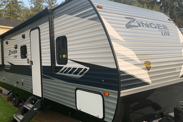Richard's 270 zinger Lite by Crossroads 270 zinger Lite Travel Trailer