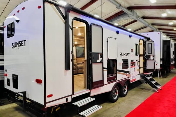 Brand New 2022 Crossroads Sunset Trail Super Lite Travel Trailer