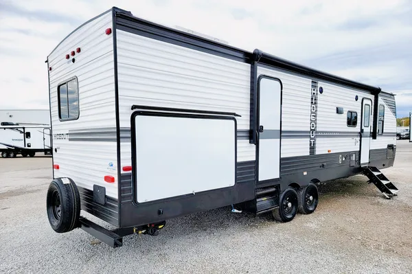 Z RV Adventures "MOON"