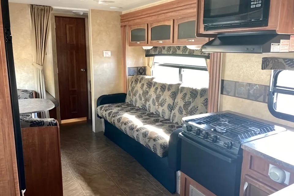 Trailer of the Hills 