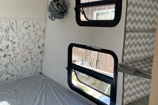 Jessica's 30’ Spree Trailer 2 slides
