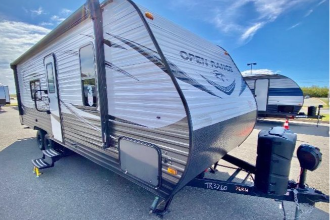 Ranger 1 - Clean and modern - separate Queen bedroom!