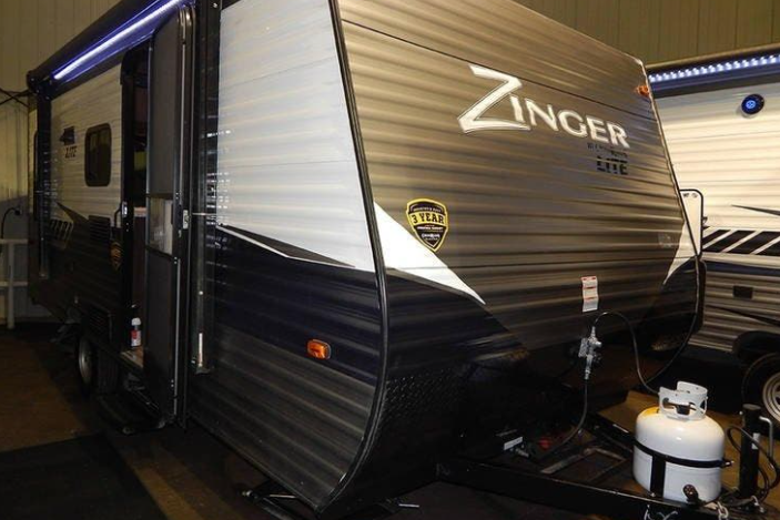 Brand new RV 18ft Crossroads 1800 RD Travel Trailer