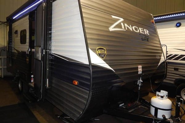 Brand new RV 18ft Crossroads 1800 RD Travel Trailer