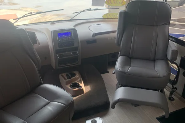 ADVENTURER CLASS A-200 MILES INCL. PER DAY