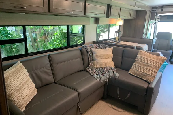 ADVENTURER CLASS A-200 MILES INCL. PER DAY