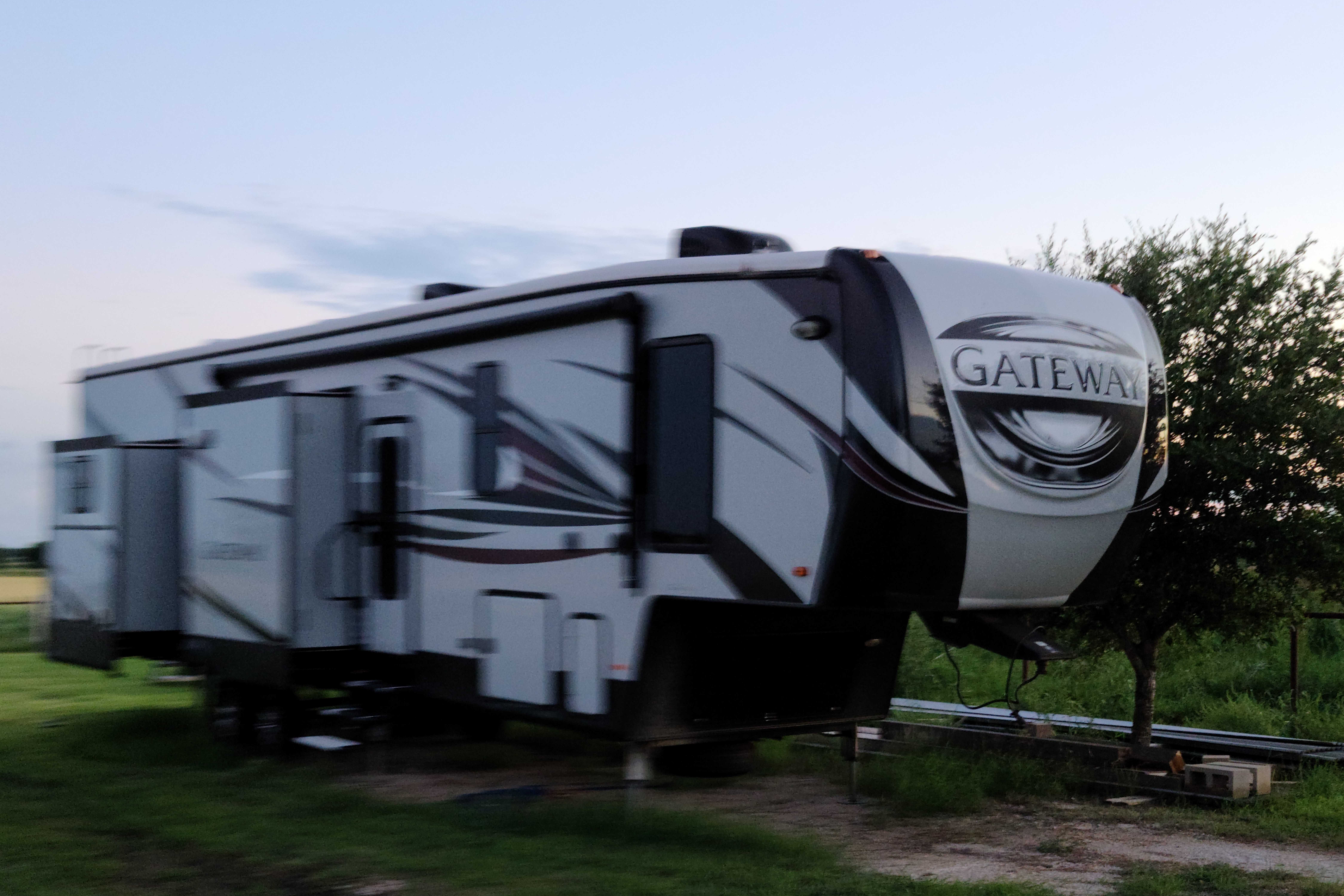 Robert's Heartland Gateway 3800RLB 5th Wheel