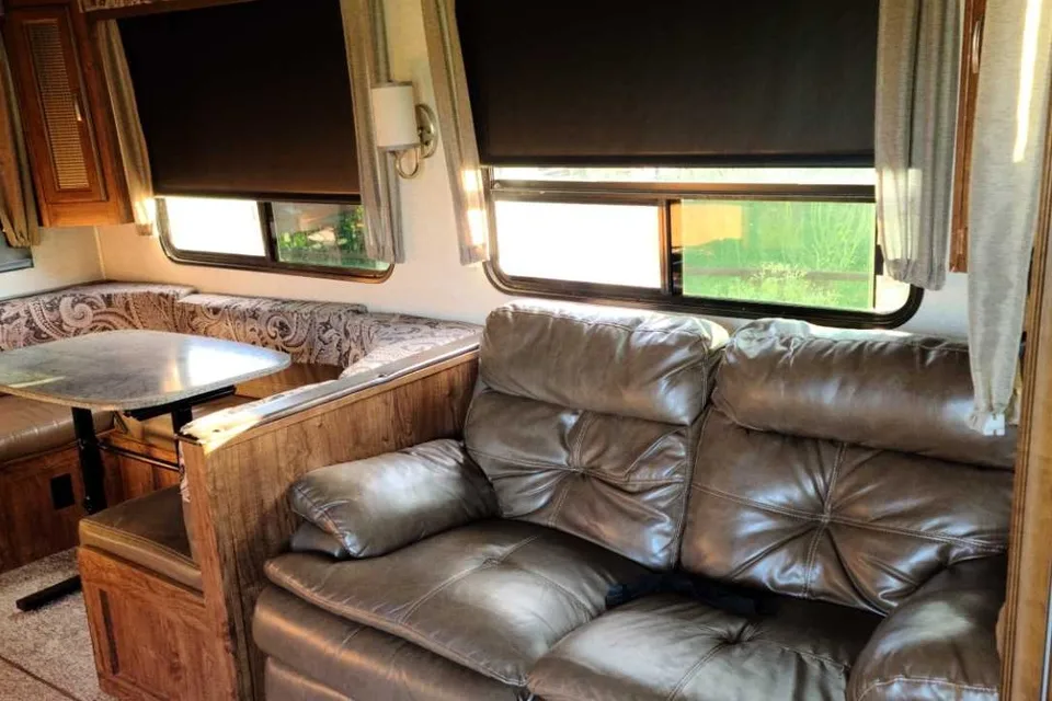 Robert's Heartland Gateway 3800RLB 5th Wheel