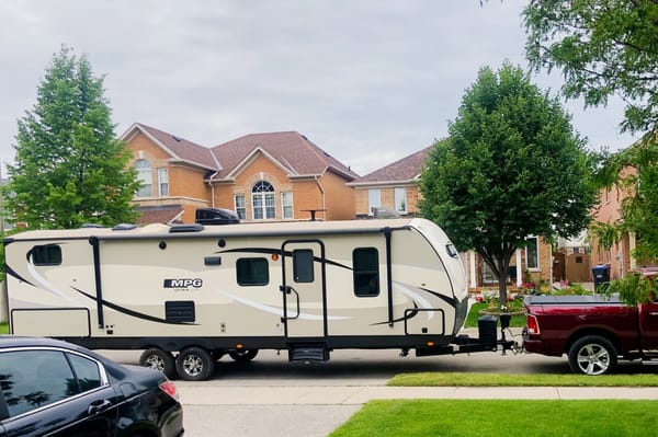 Robert's Mpg 2800 qb Travel Trailer